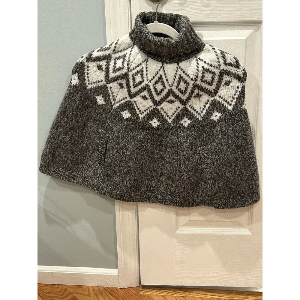 Osh Kosh Girl’s Turtleneck Poncho With Silver Metallic Accents Size 6X